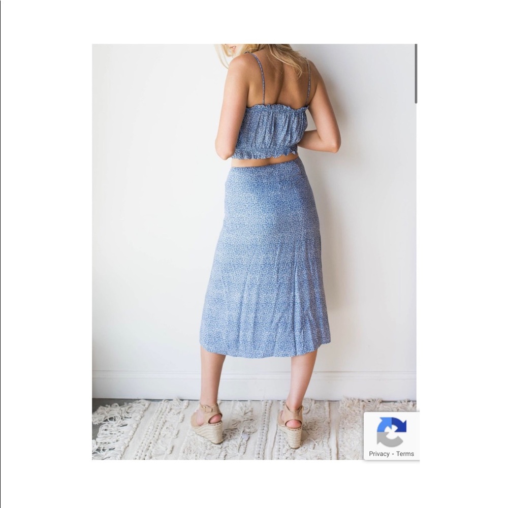 Two piece set - Picture 2 of 2